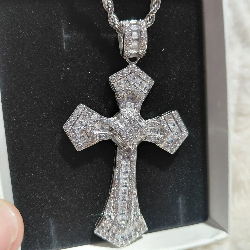 Elegant Silver Cross Pendant Moissante Pendant Tested